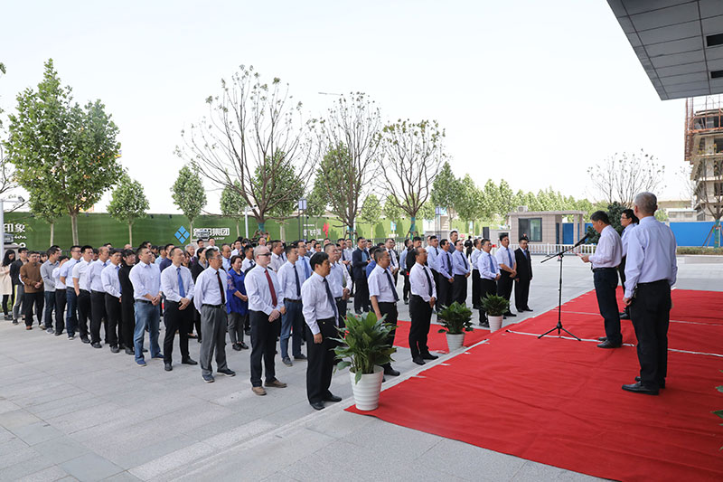 公司整体入驻总部新办公区/ 公司整体入驻总部新办公区