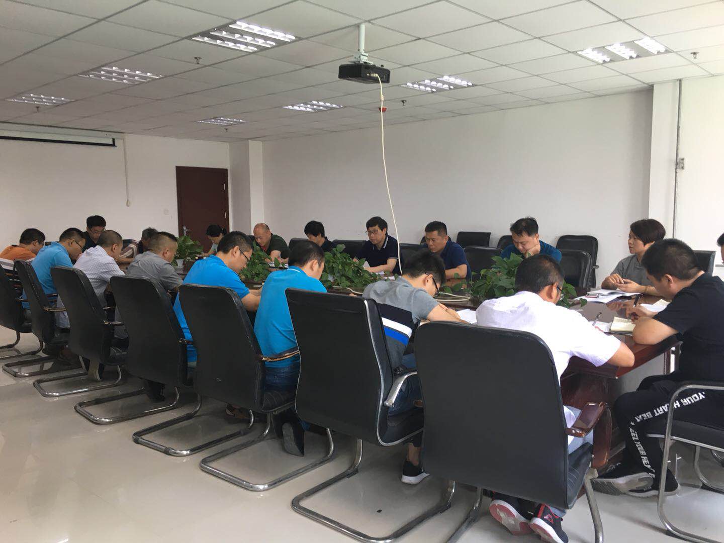 检测科技公司召开2018年上半年工作总结会/ 检测科技公司召开2018年上半年工作总结会