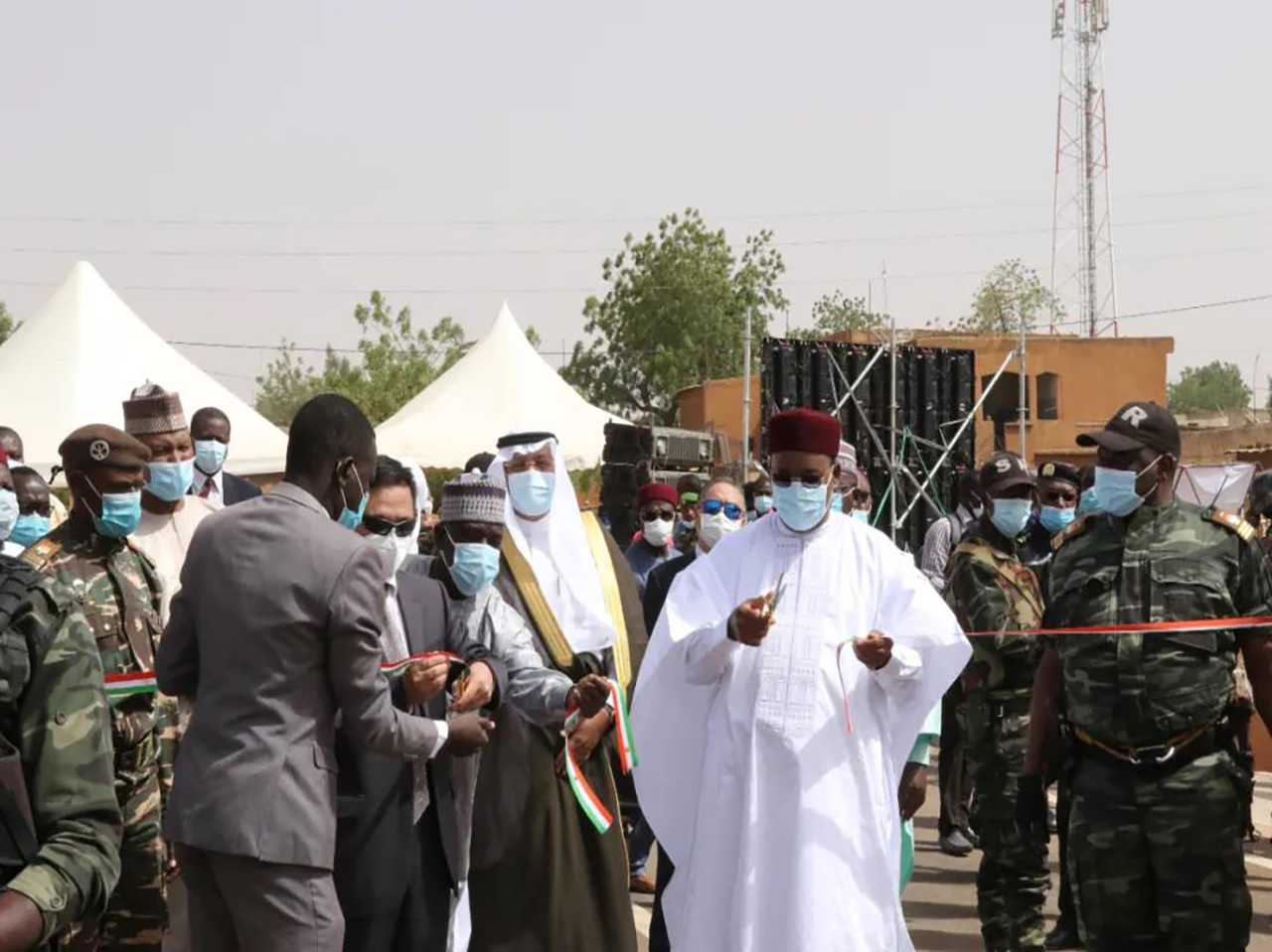 援尼日尔第三大桥项目主体工程建成通车/ 援尼日尔第三大桥项目主体工程建成通车