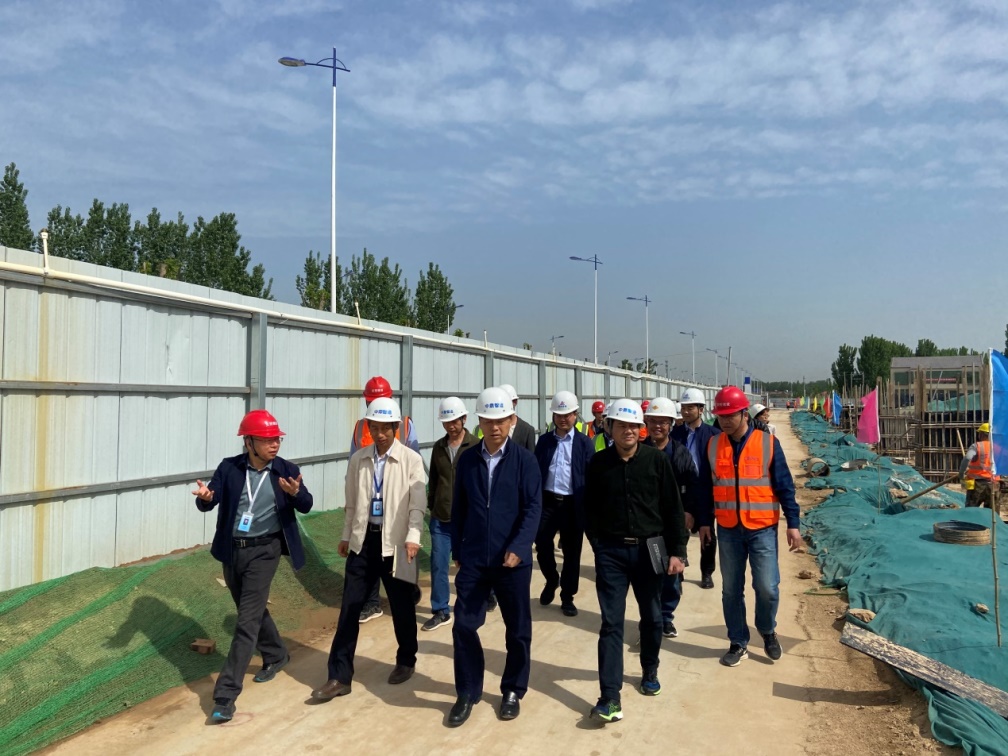 “抢抓机遇、奋力拼搏,大干60天,确保完成基地建设目标”推进会在原阳基地举行 “抢抓机遇、奋力拼搏,大干60天,确保完成基地建设目标”推进会在原阳基地举行