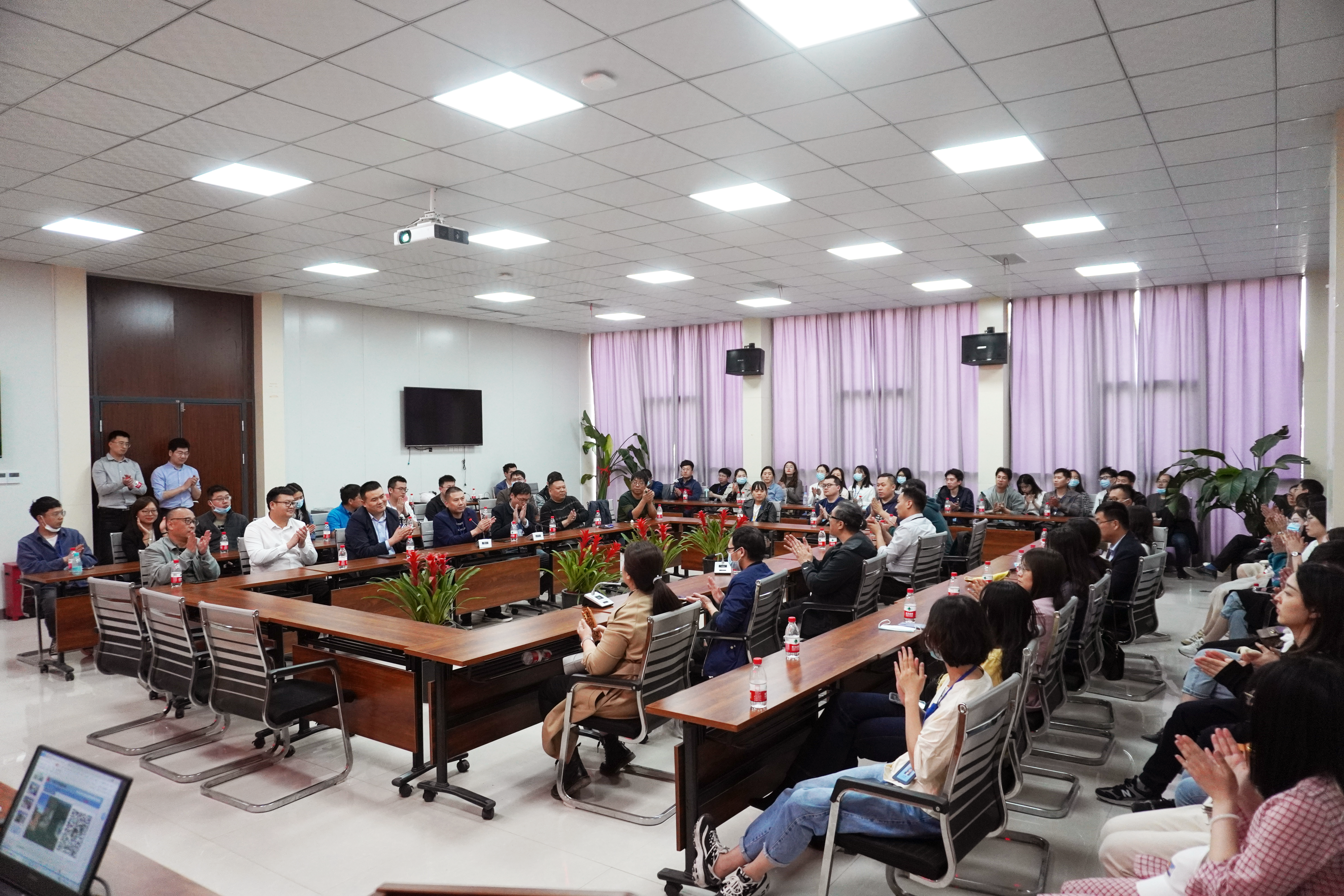 建筑规划设计院和中衢公司举行参观河南省科技馆新馆项目团建活动/ 建筑规划设计院和中衢公司举行参观河南省科技馆新馆项目团建活动