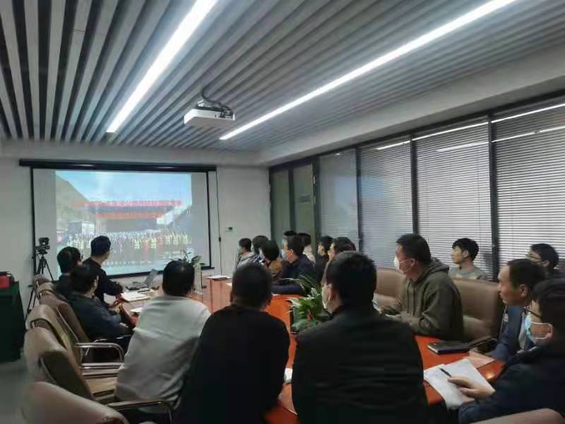 交通安全研究中心召开2021年度分析总结会