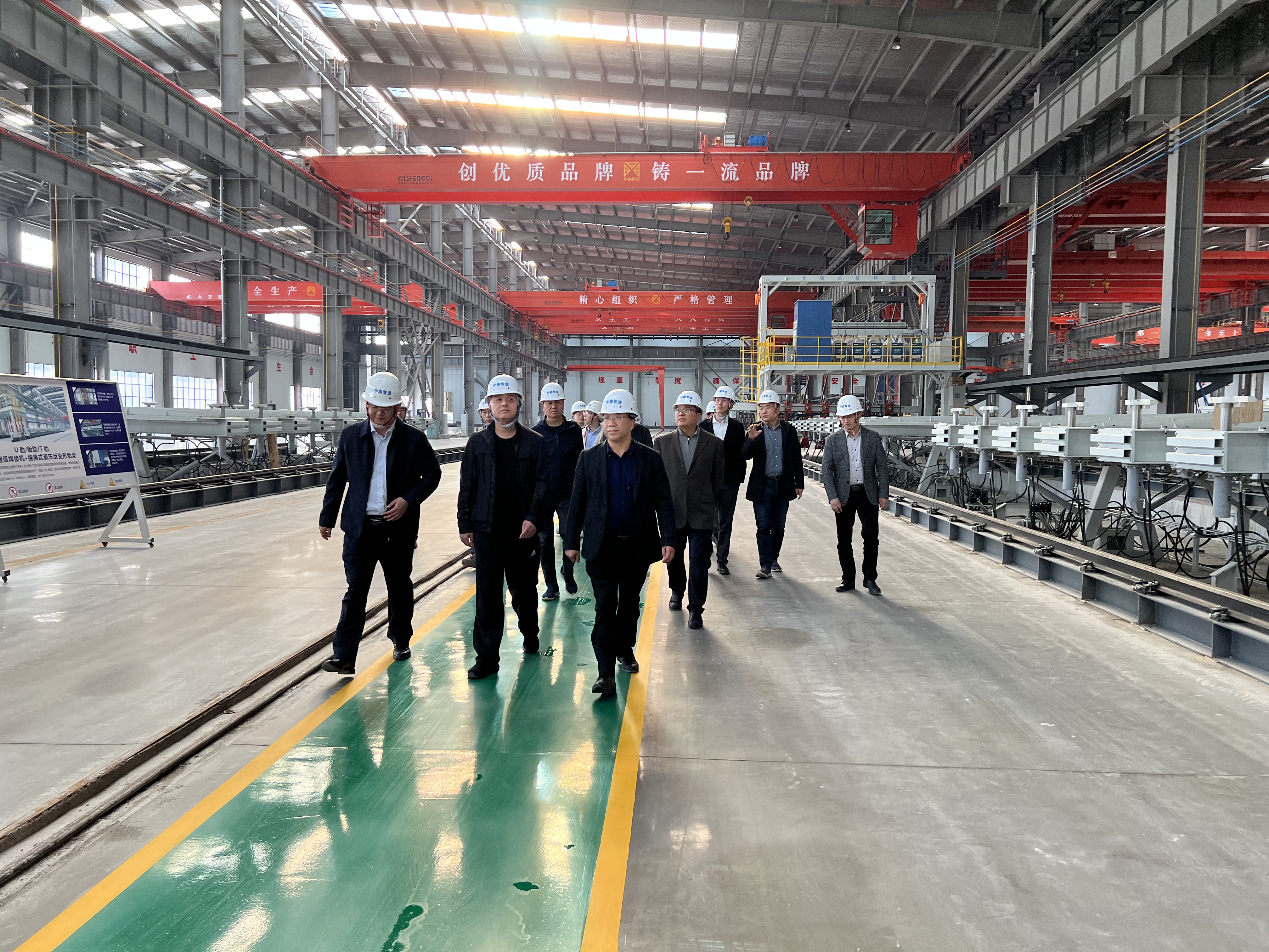 上海城建集团中原区域总部副总经理梁怀柱一行莅临河南中鼎智建科技有限公司调研座谈