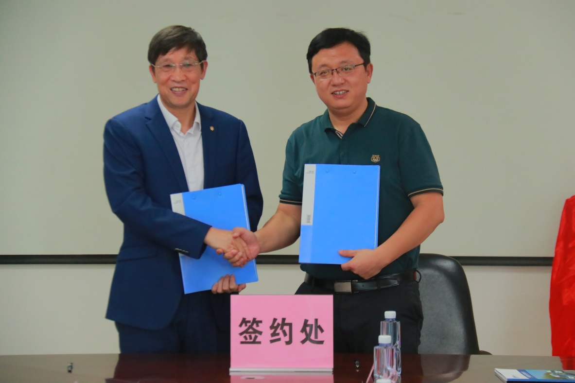 中犇检测认证有限公司与郑州工商学院战略合作签约暨揭牌仪式圆满举行