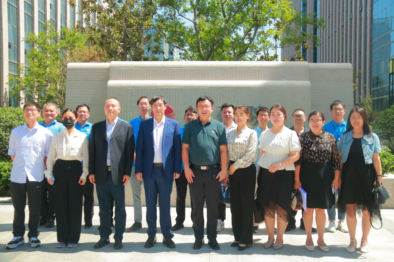 中犇检测认证有限公司与郑州工商学院战略合作签约暨揭牌仪式圆满举行