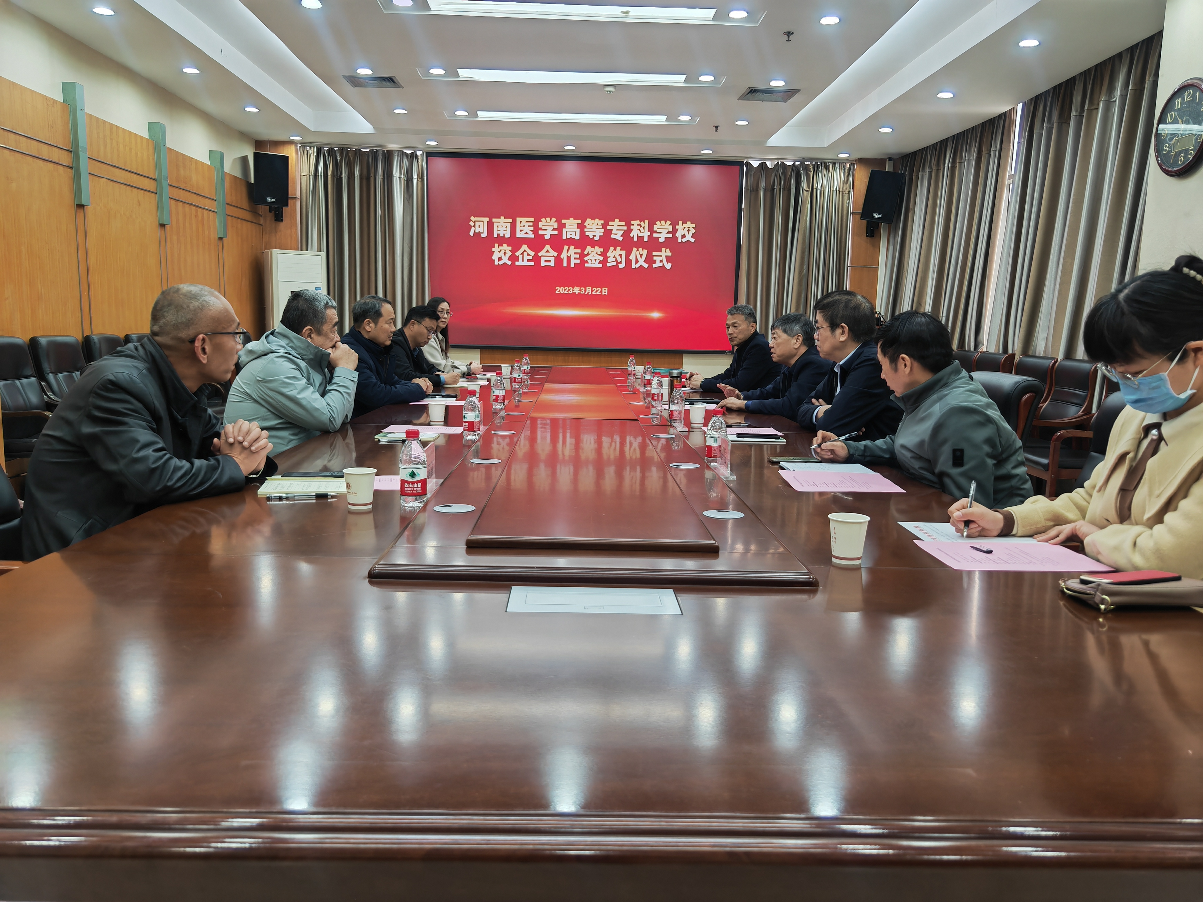 天泰公司与河南医学高等专科学校举办校企合作签约仪式