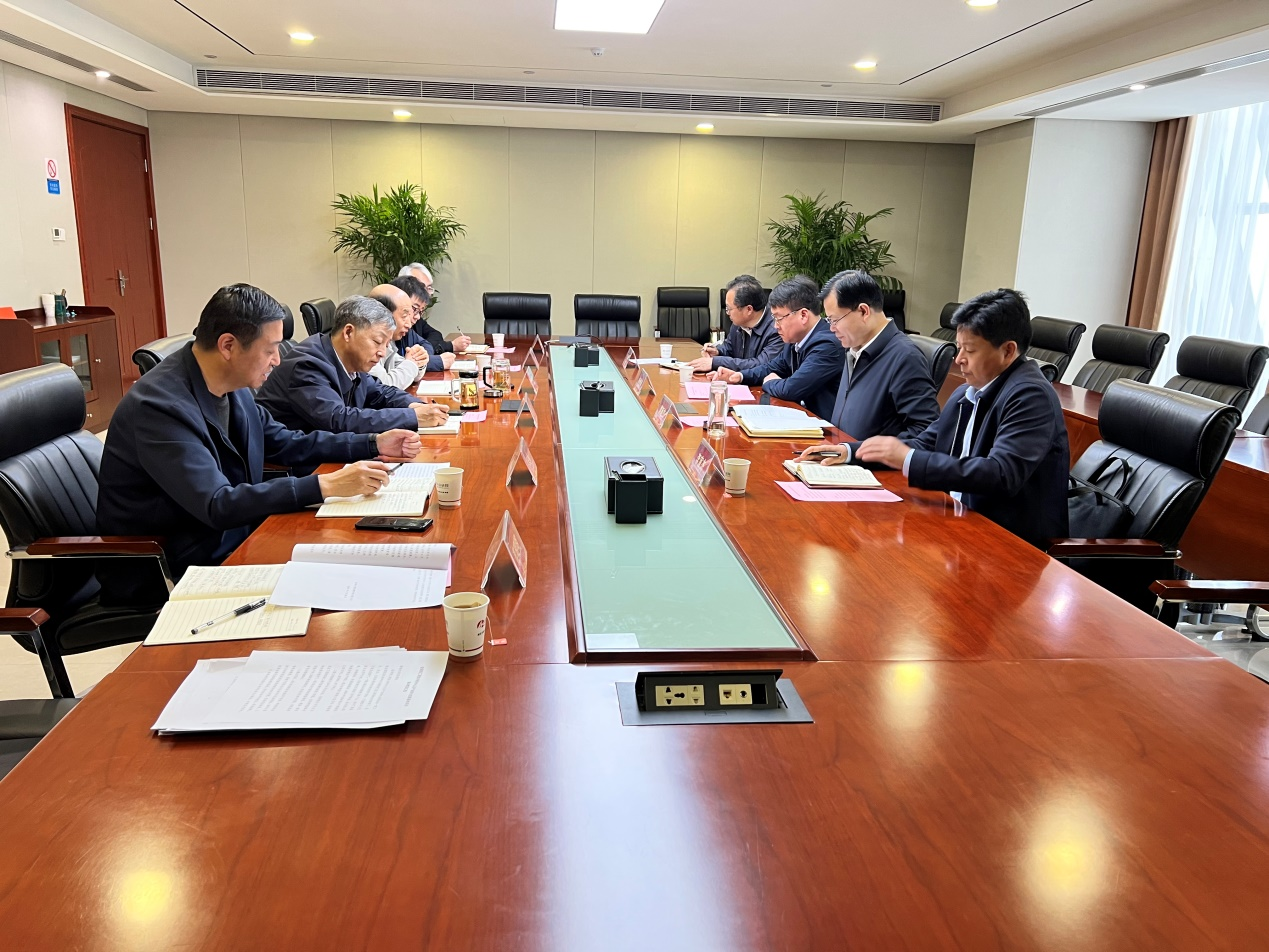 常兴文董事长与原阳县人民政府郭新杰县长一行交流座谈
