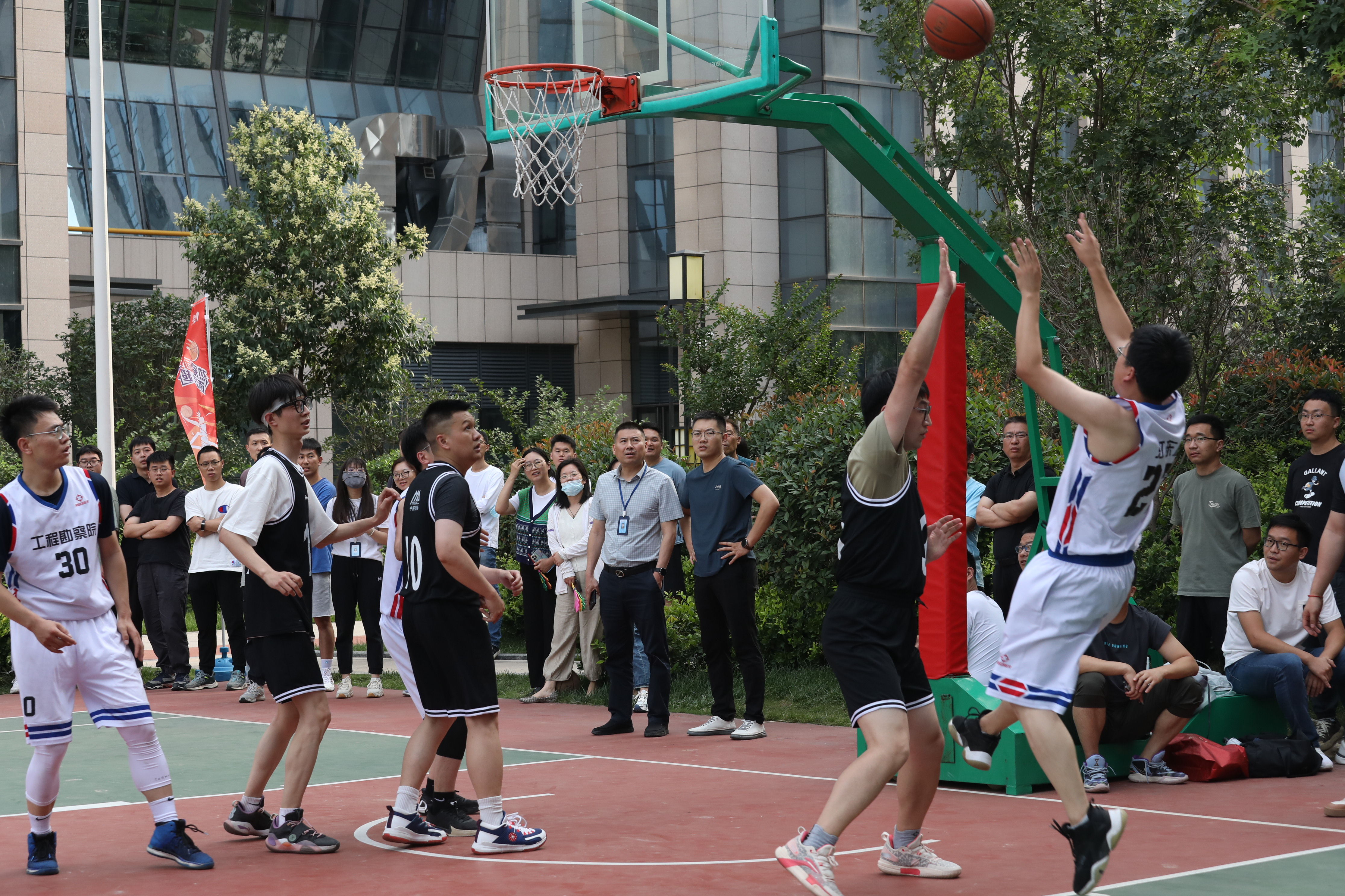 四强诞生！第二届“设研杯”篮球赛半决赛一触即发